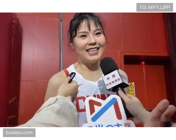 李月汝家里那个衣帽间，比我家还大