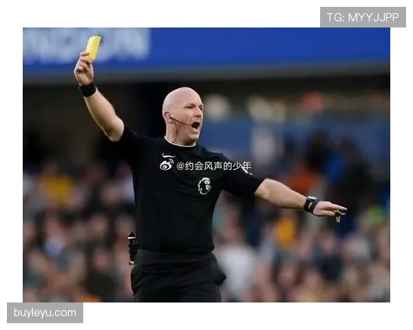 英超裁判如何选派？主裁判与视频裁判分工解析